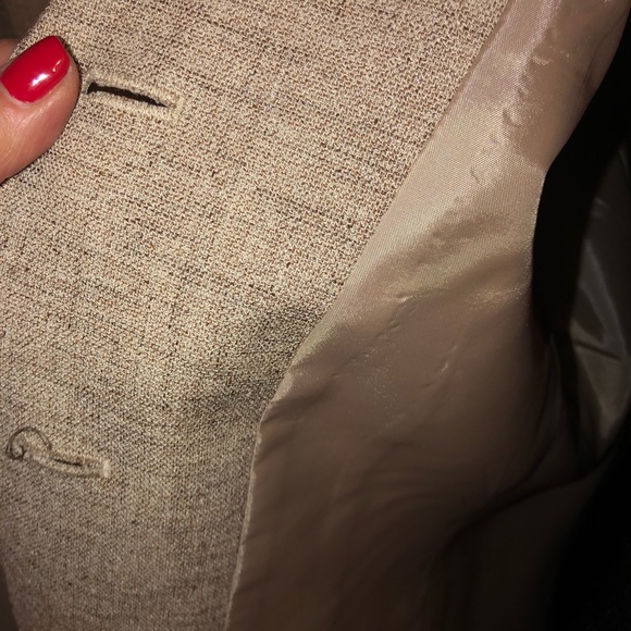 LeSuit Womenβs 2 Piece Suit - Picture 8 of 8